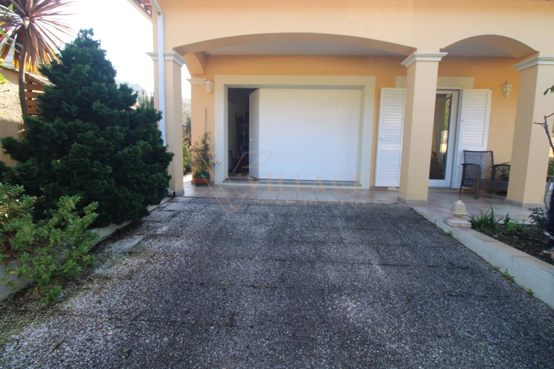 Moradia T5 para Venda em Gondarem Foto 9