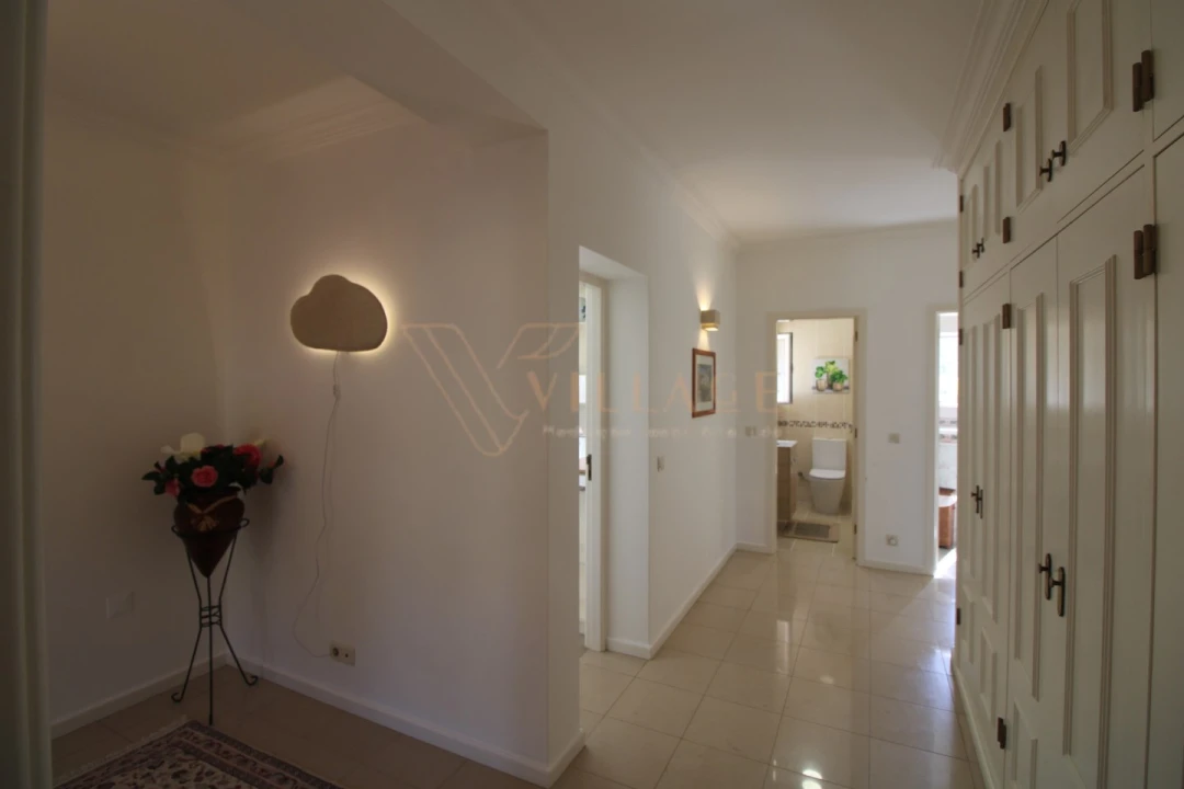 Moradia T5 para Venda em Gondarem Foto 16