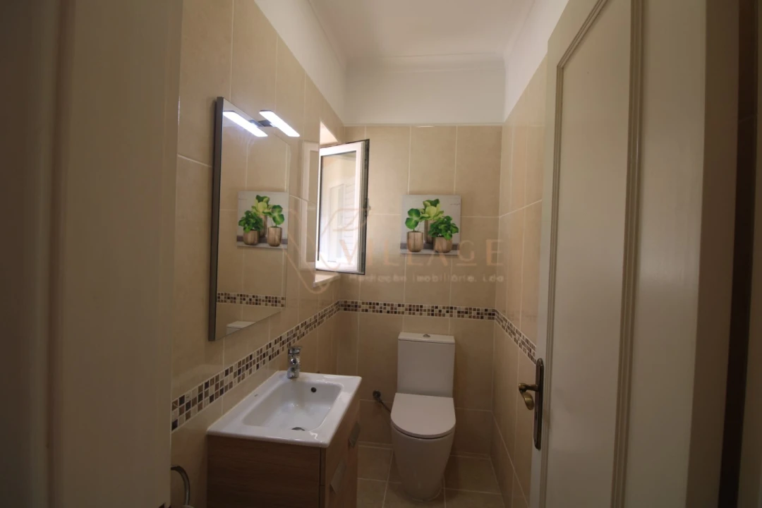 Moradia T5 para Venda em Gondarem Foto 28