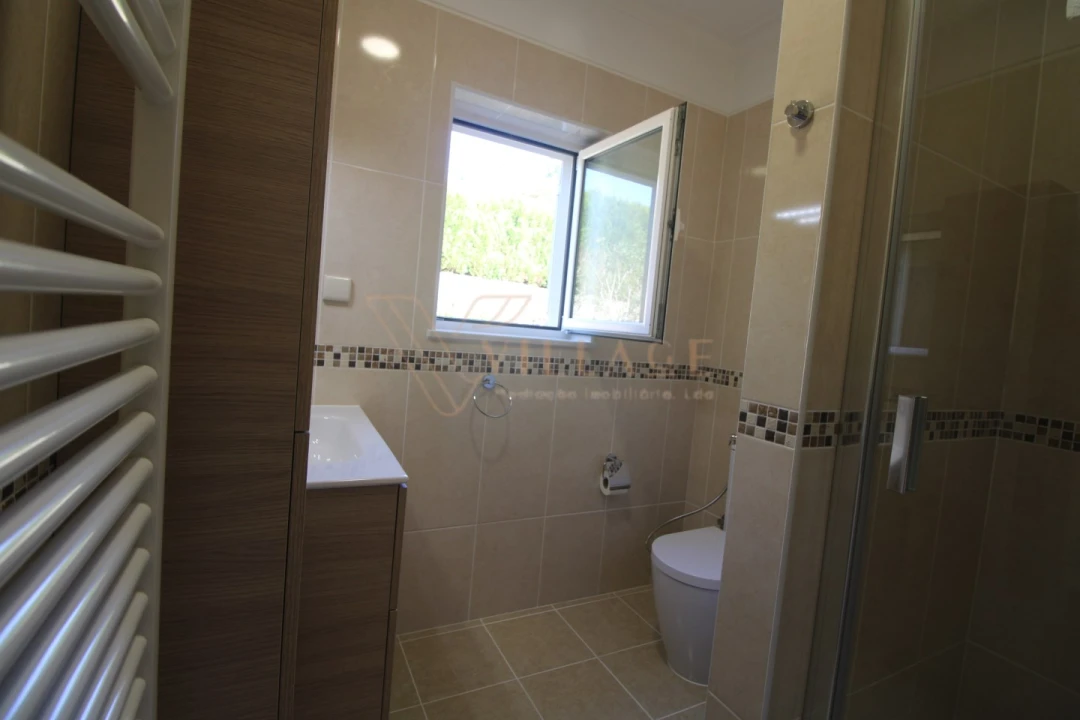 Moradia T5 para Venda em Gondarem Foto 31