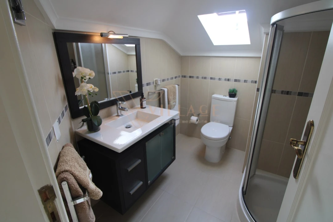 Moradia T5 para Venda em Gondarem Foto 35