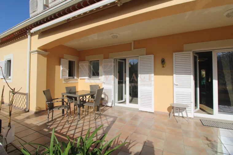 Moradia T5 para Venda em Gondarem Foto 7