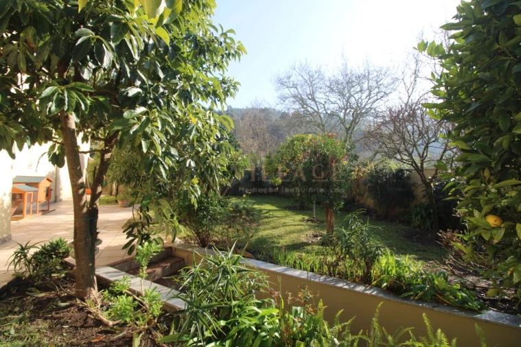 Moradia T5 para Venda em Gondarem Foto 12