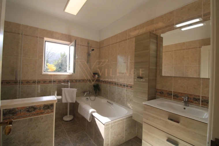 Moradia T5 para Venda em Gondarem Foto 27