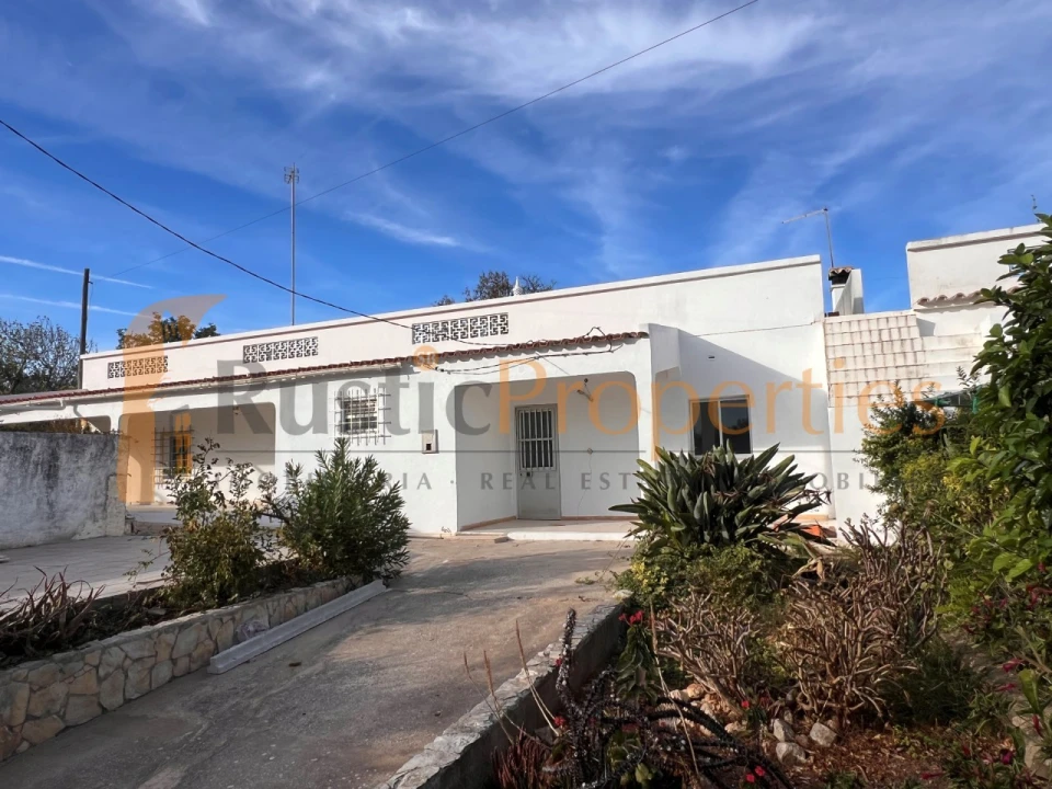 Moradia T3 para Venda em Loule (São Sebastião) Foto 1