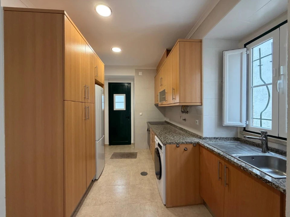 Apartamento T1 para Arrendamento em Santa Maria e São Miguel, São Martinho, São Pedro Penaferrim Foto 4