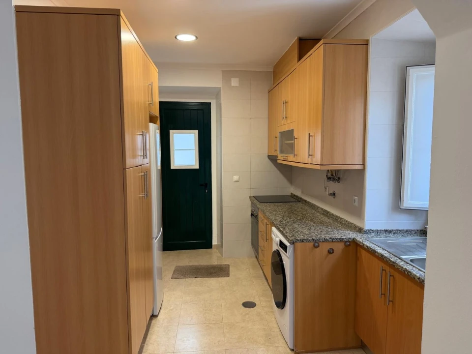 Apartamento T1 para Arrendamento em Santa Maria e São Miguel, São Martinho, São Pedro Penaferrim Foto 3