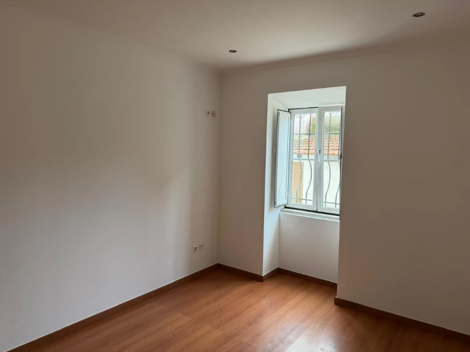 Apartamento T1 para Arrendamento em Santa Maria e São Miguel, São Martinho, São Pedro Penaferrim Foto 9