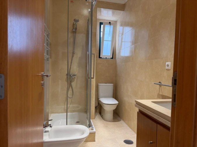 Apartamento T1 para Arrendamento em Santa Maria e São Miguel, São Martinho, São Pedro Penaferrim Foto 7