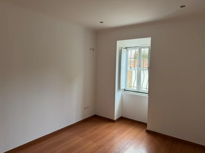 Apartamento T1 para Arrendamento em Santa Maria e São Miguel, São Martinho, São Pedro Penaferrim Foto 9