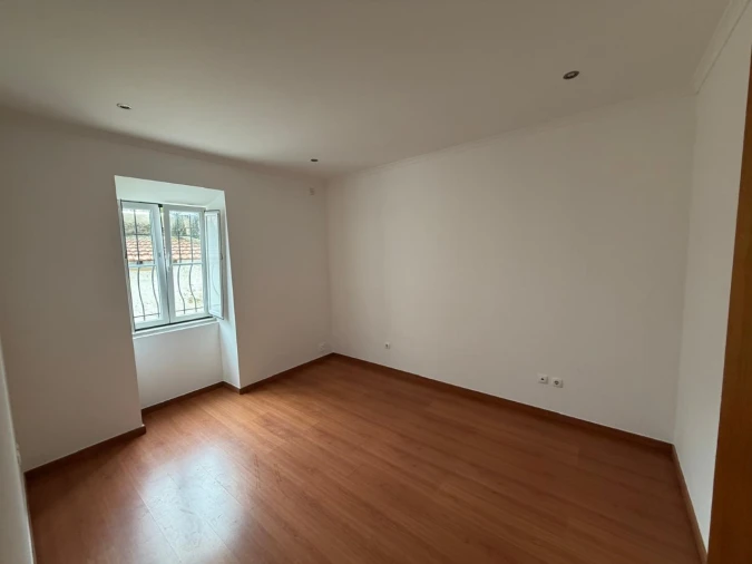 Apartamento T1 para Arrendamento em Santa Maria e São Miguel, São Martinho, São Pedro Penaferrim Foto 10