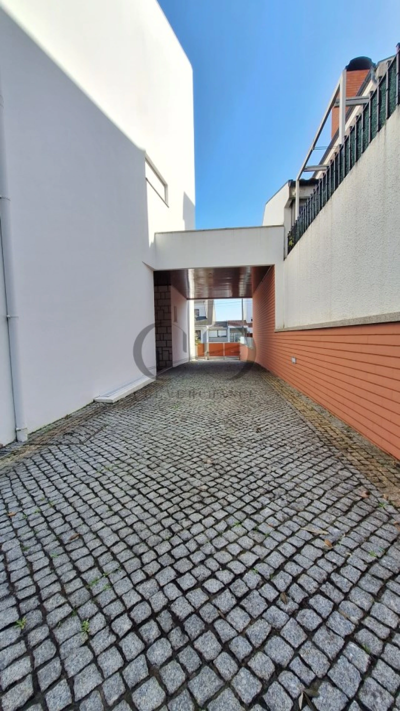 Moradia T4 para Venda em Canelas Foto 6