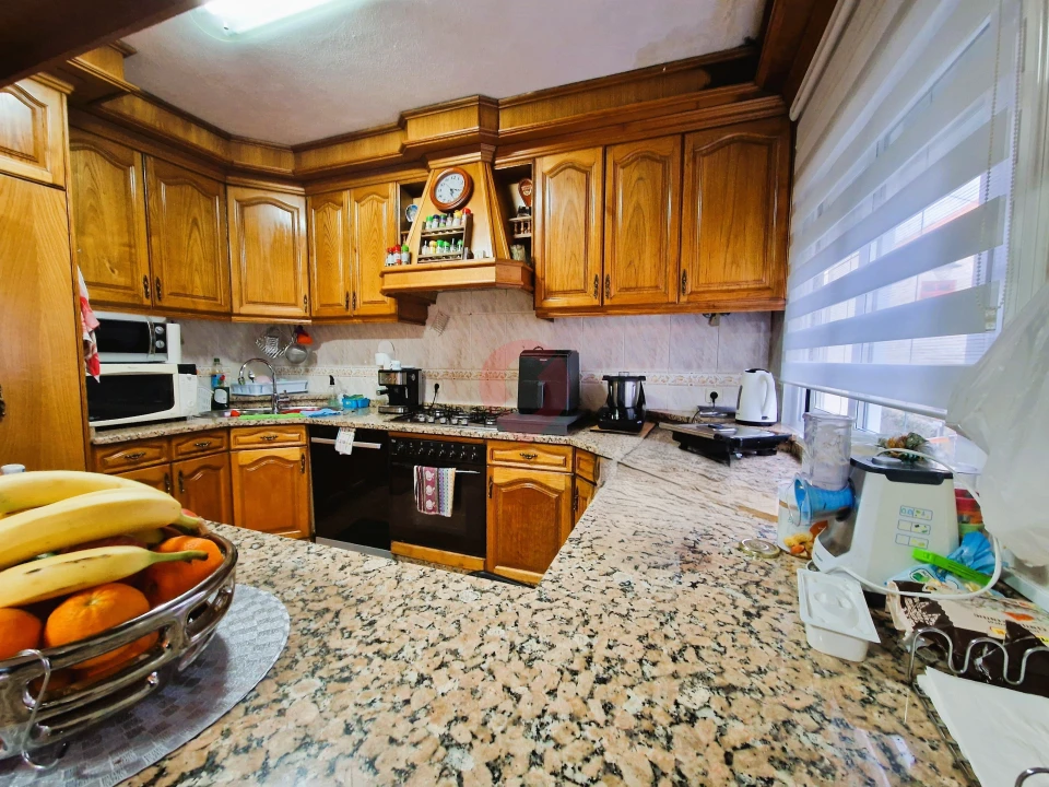 Apartamento T2 para Venda em Vila e Roussas Foto 3