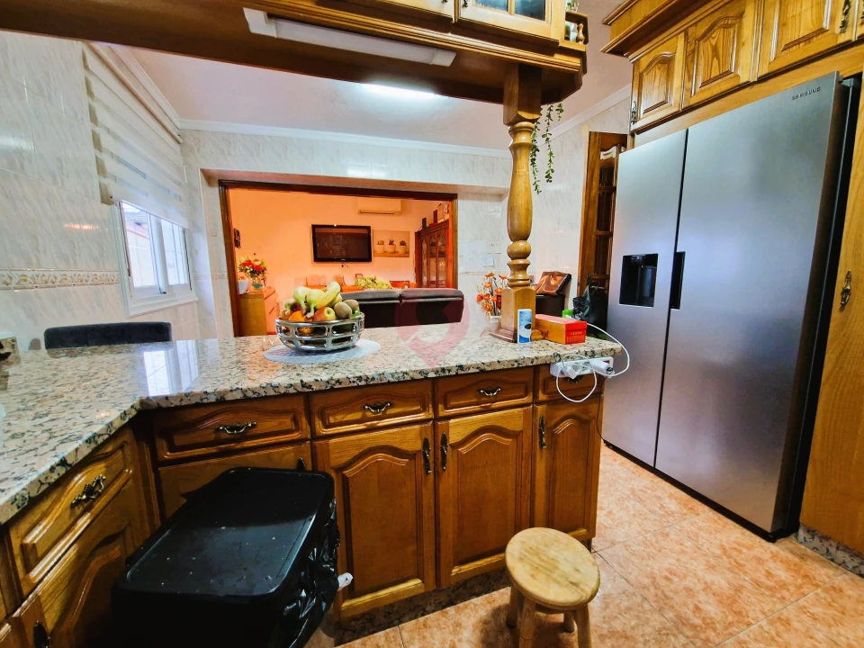 Apartamento T2 para Venda em Vila e Roussas Foto 5