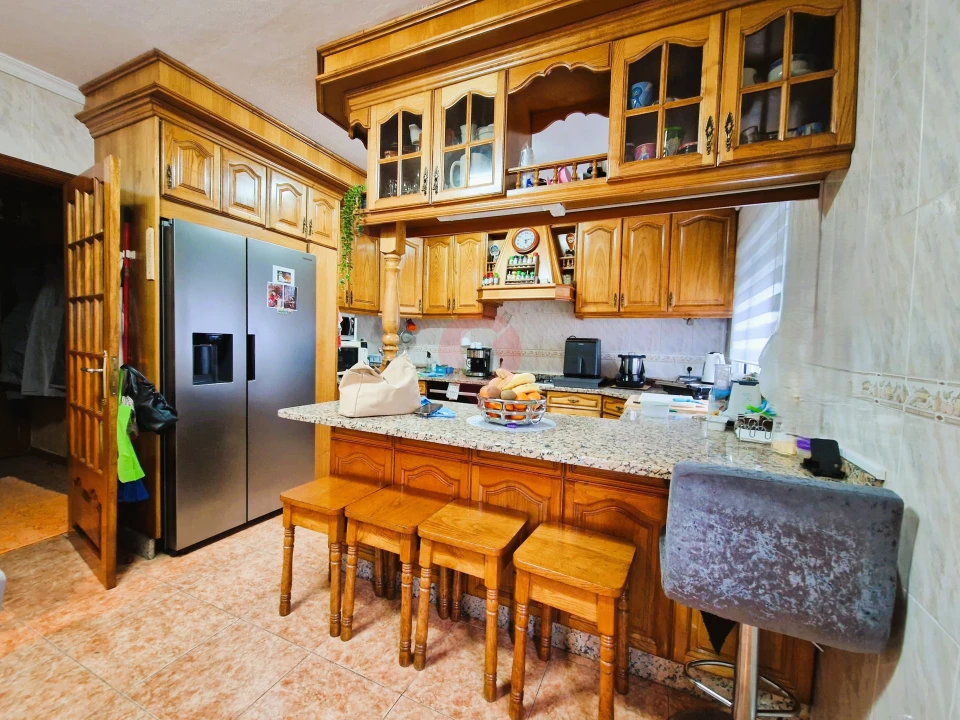 Apartamento T2 para Venda em Vila e Roussas Foto 4