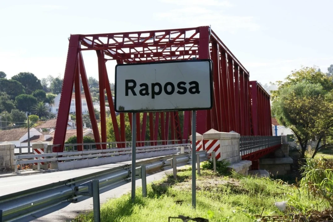 Moradia T2 para Venda em Raposa Foto 4