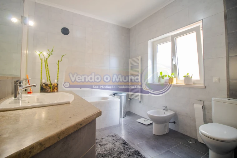 Moradia T4 para Venda em Salvaterra de Magos e Foros de Salvaterra Foto 9