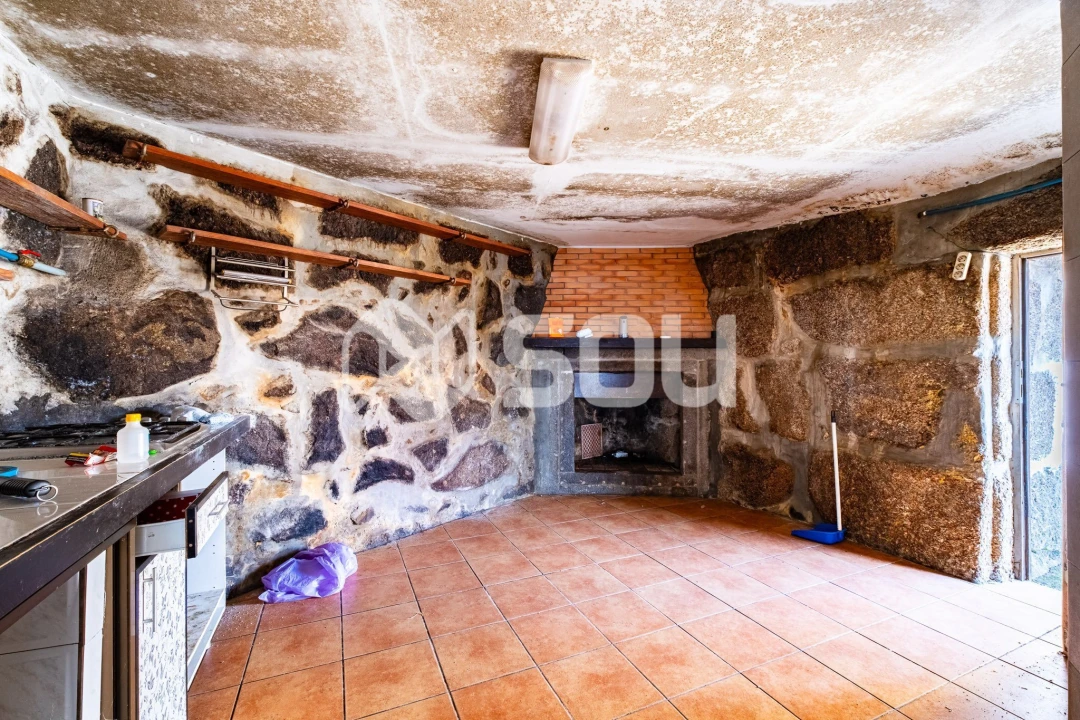 Moradia T4 para Venda em Santa Cruz do Douro e São Tomé de Covelas Foto 15