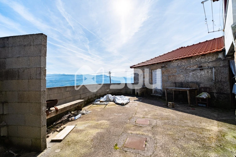 Moradia T4 para Venda em Santa Cruz do Douro e São Tomé de Covelas Foto 3