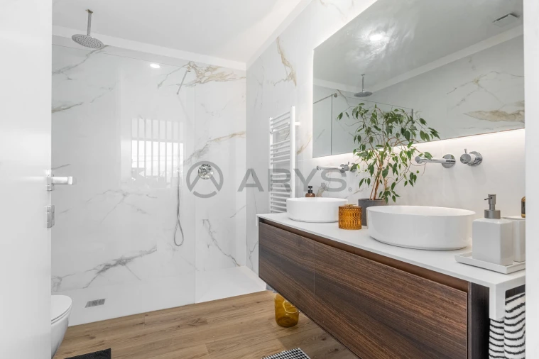 Moradia T3 para Venda em Arcozelo Foto 17