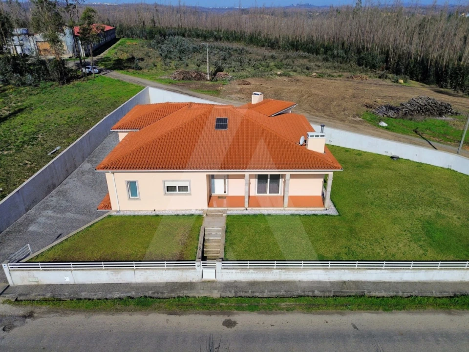 Moradia T3 para Venda em Macinhata do Vouga Foto 1