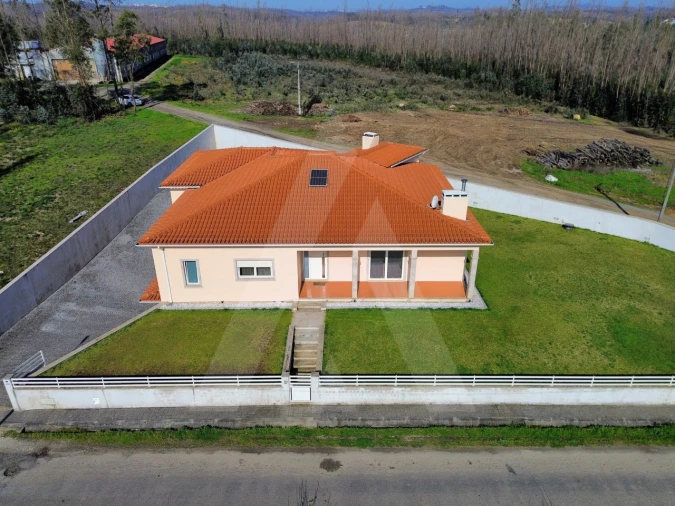 Moradia T3 para Venda em Macinhata do Vouga