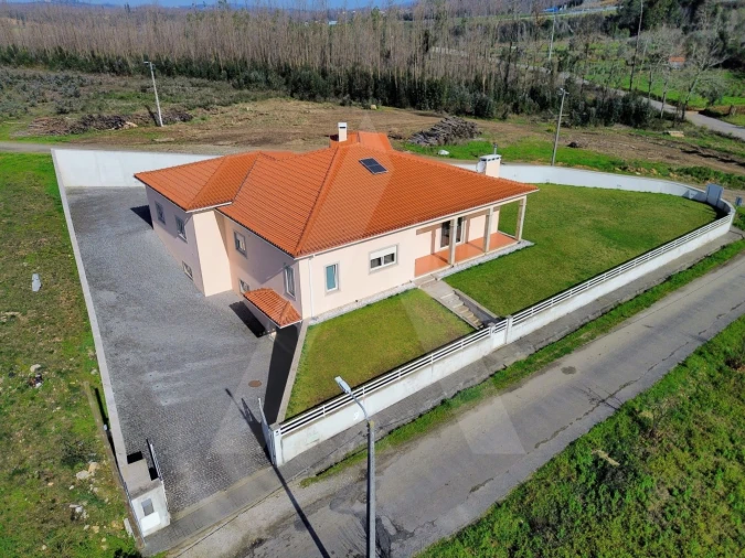 Moradia T3 para Venda em Macinhata do Vouga Foto 58