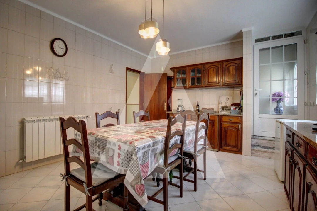 Moradia T3 para Venda em Oiã Foto 11