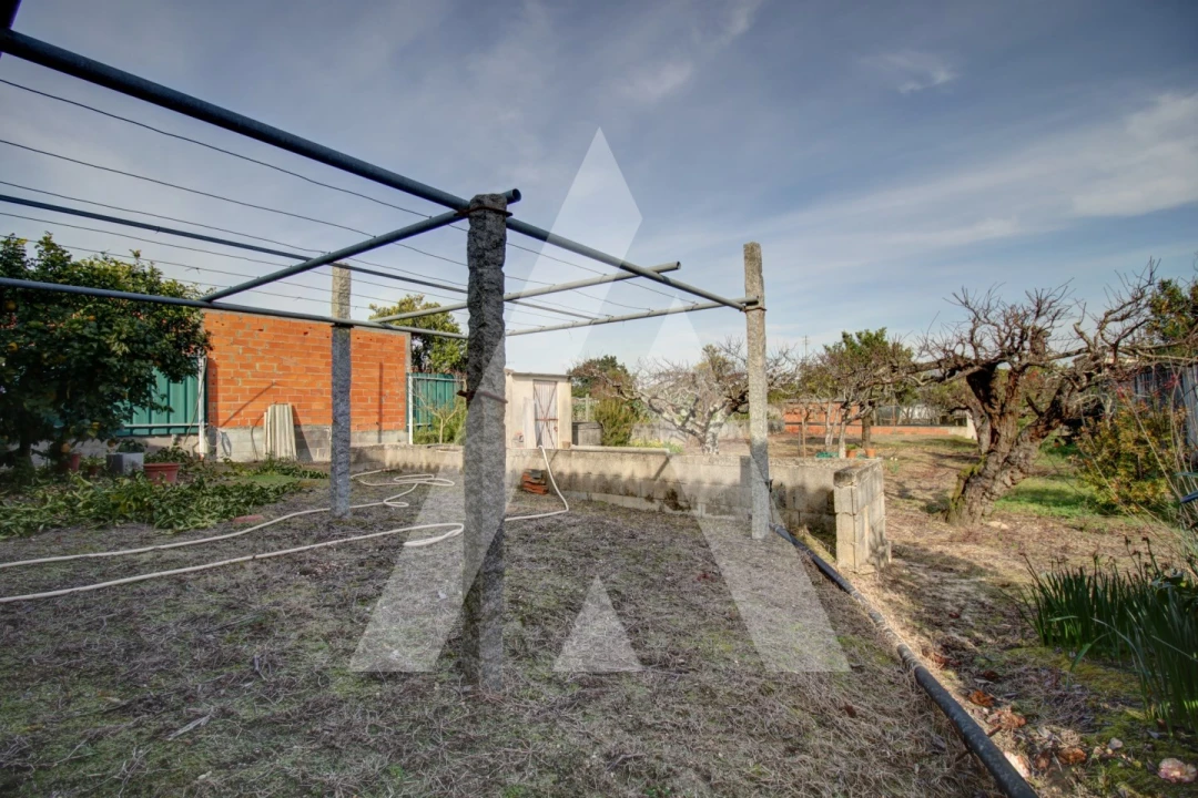 Moradia T3 para Venda em Oiã Foto 44