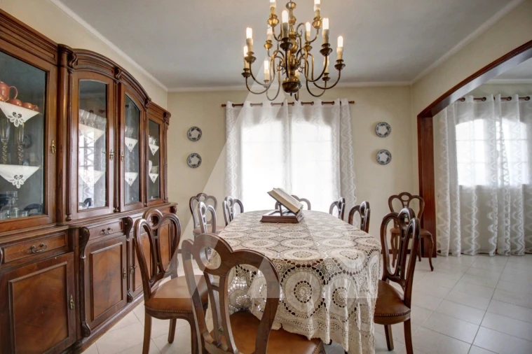 Moradia T3 para Venda em Oiã Foto 3