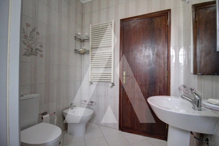 Moradia T3 para Venda em Oiã Foto 17