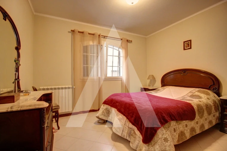 Moradia T3 para Venda em Oiã Foto 24