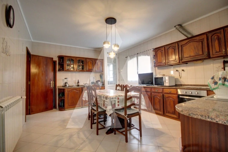 Moradia T3 para Venda em Oiã Foto 10