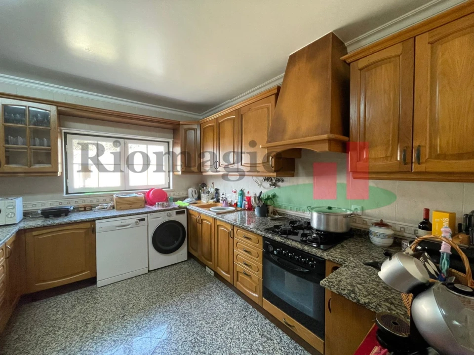 Moradia T4 para Venda em Manique do Intendente, Vila Nova de São Pedro e Maçussa Foto 8