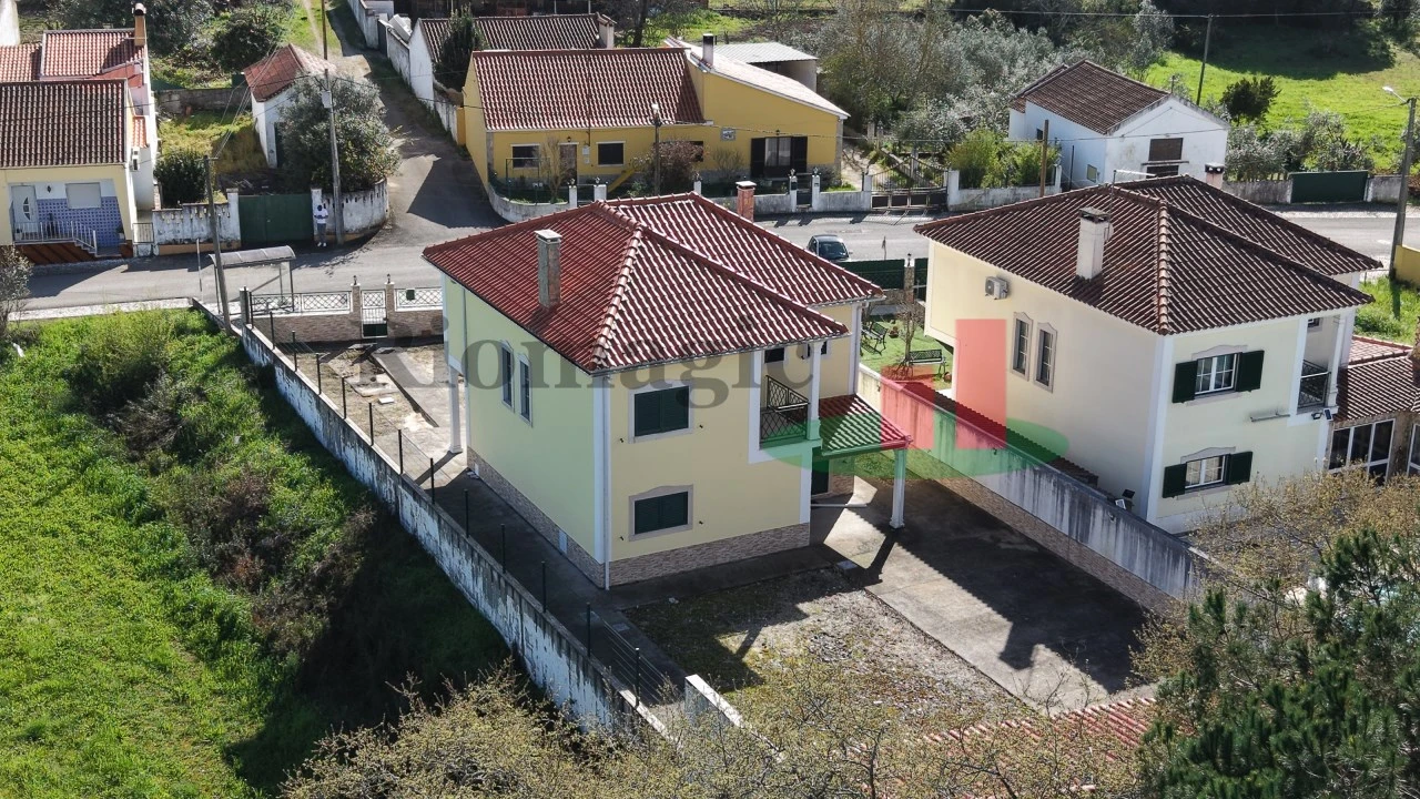 Moradia T4 para Venda em Manique do Intendente, Vila Nova de São Pedro e Maçussa Foto 2