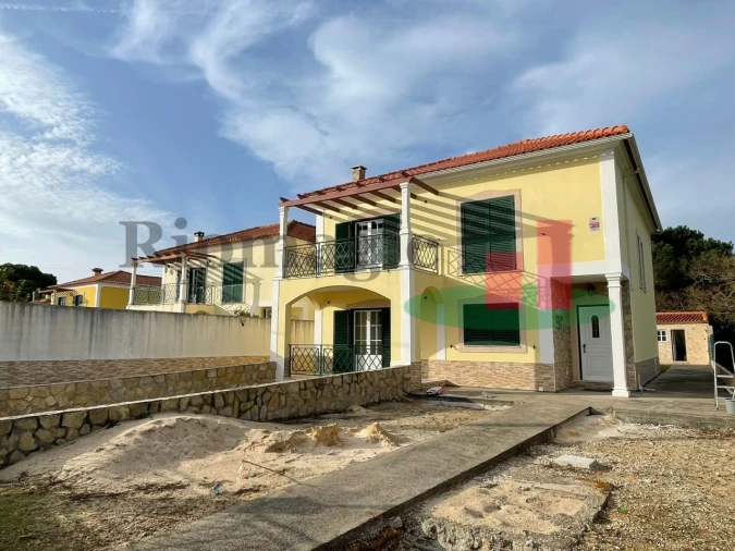 Moradia T4 para Venda em Manique do Intendente, Vila Nova de São Pedro e Maçussa Foto 59