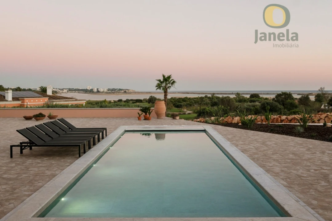 Moradia T4 para Venda em Lagos (São Sebastião e Santa Maria) Foto 9