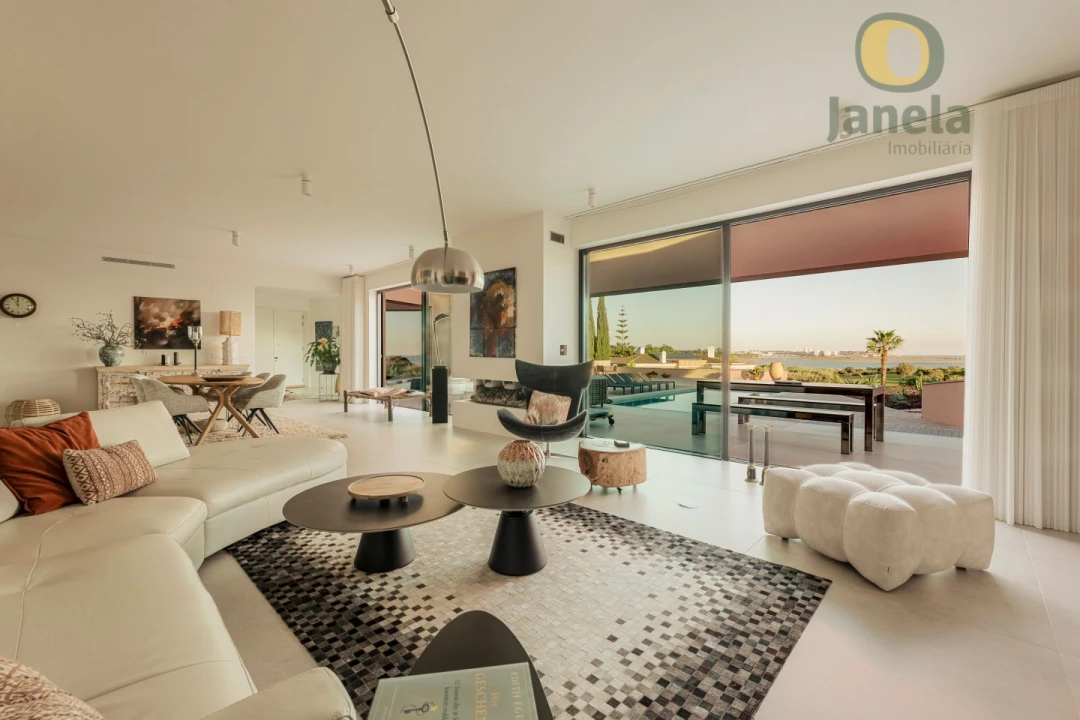 Moradia T4 para Venda em Lagos (São Sebastião e Santa Maria) Foto 17