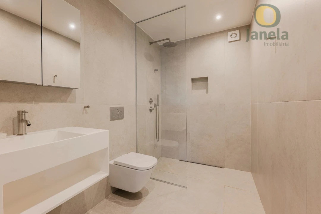 Moradia T4 para Venda em Lagos (São Sebastião e Santa Maria) Foto 24