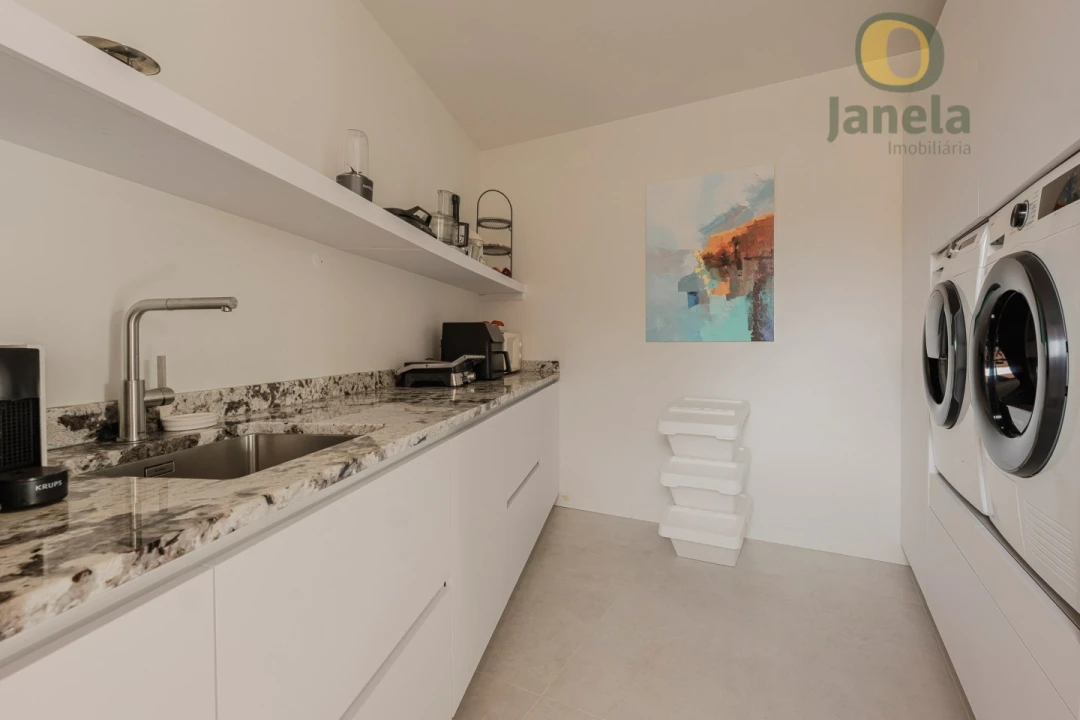 Moradia T4 para Venda em Lagos (São Sebastião e Santa Maria) Foto 25