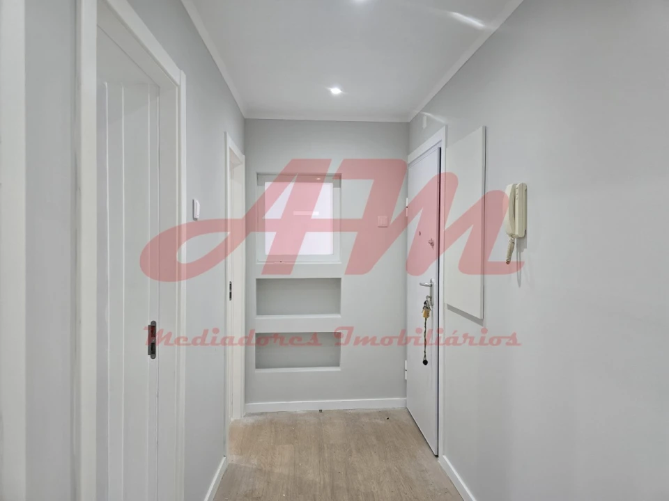 Apartamento T2 para Venda em Venteira Foto 14