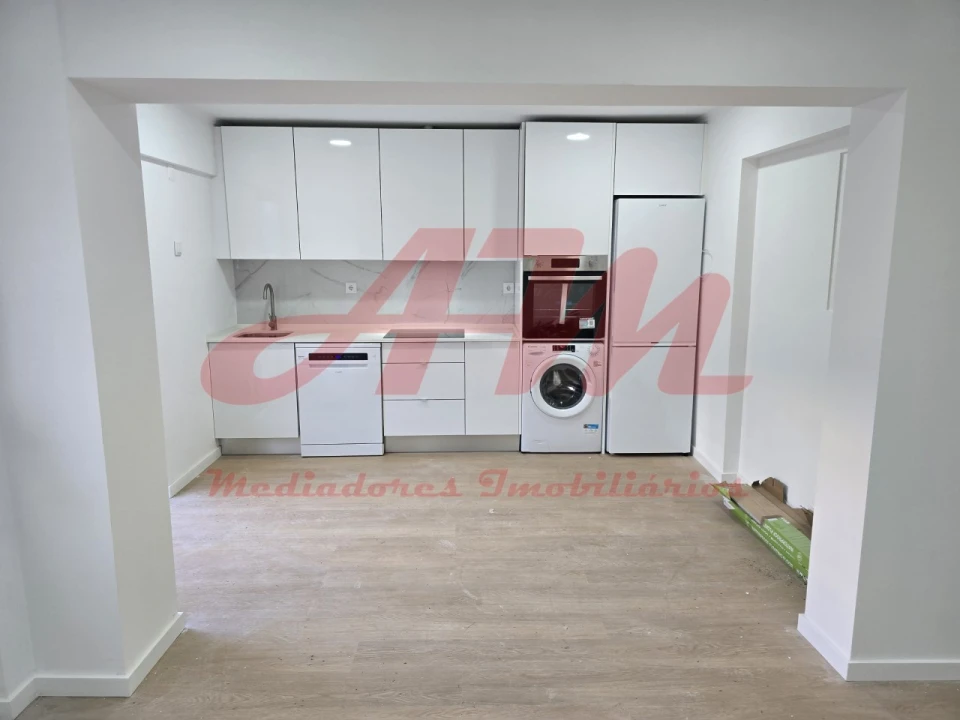 Apartamento T2 para Venda em Venteira Foto 3