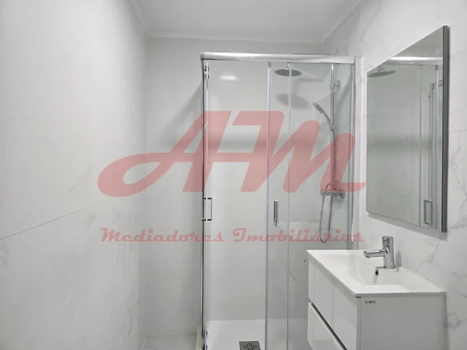 Apartamento T2 para Venda em Venteira Foto 19