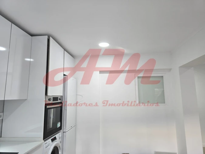 Apartamento T2 para Venda em Venteira Foto 7