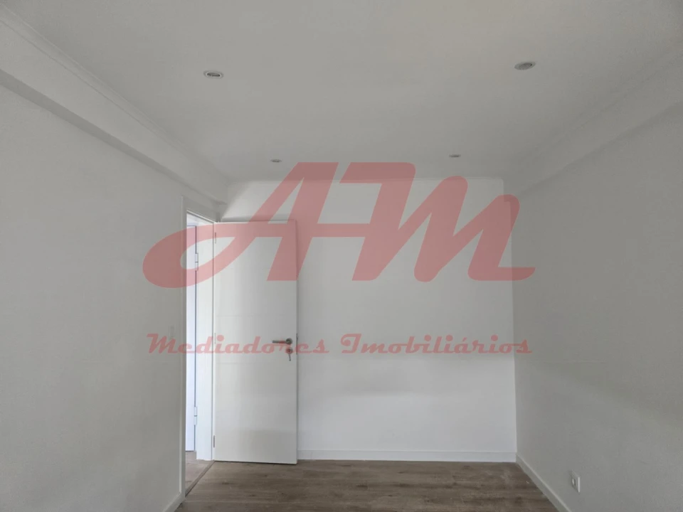 Apartamento T2 para Venda em Mina de Água Foto 11