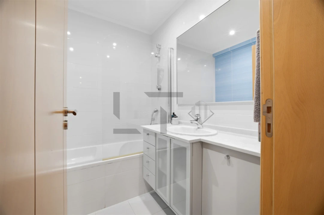 Apartamento T2 para Venda em Alcabideche Foto 16