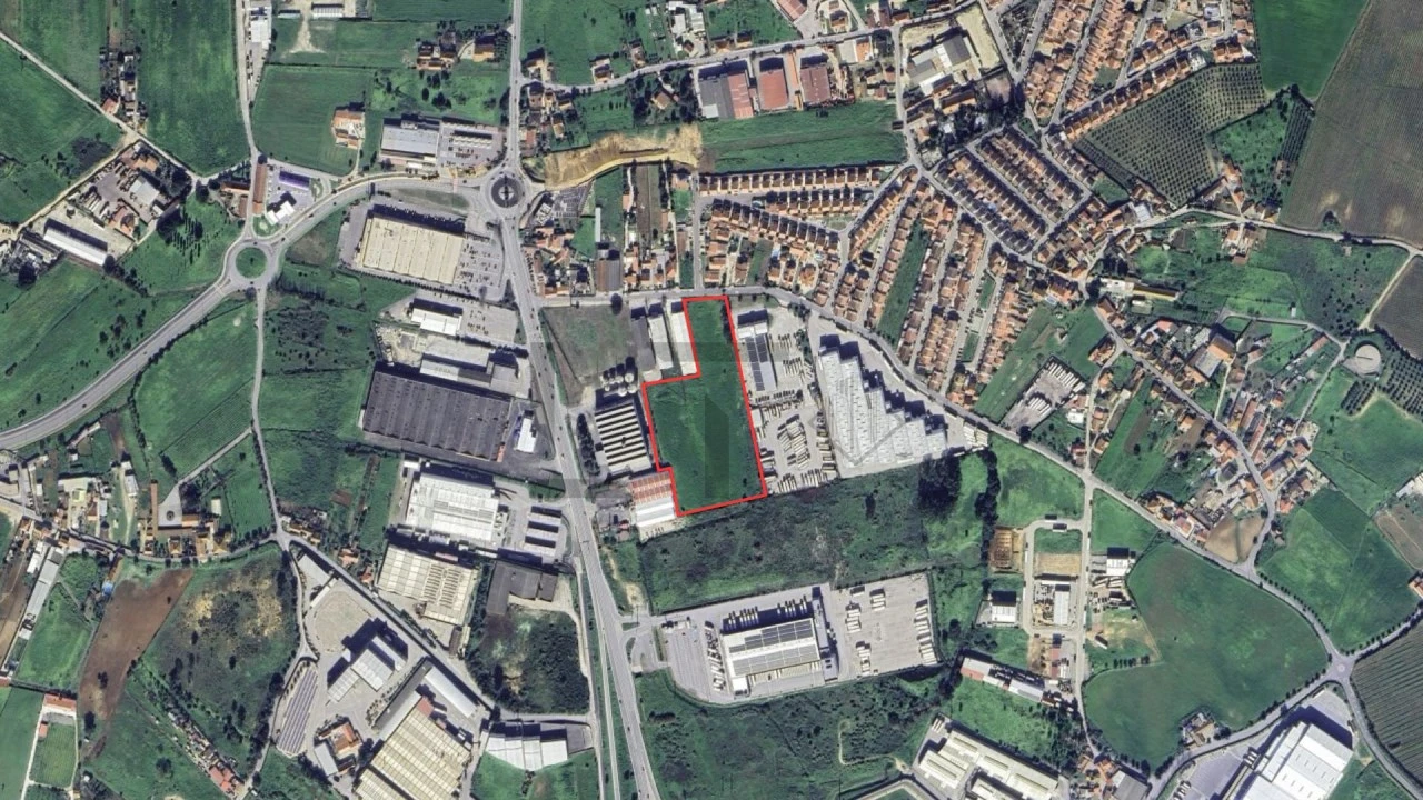 Terreno Comércio / Armazém para Venda em Alenquer (Santo Estêvão e Triana) Foto 2