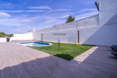 Moradia T6 para Venda em Corroios
