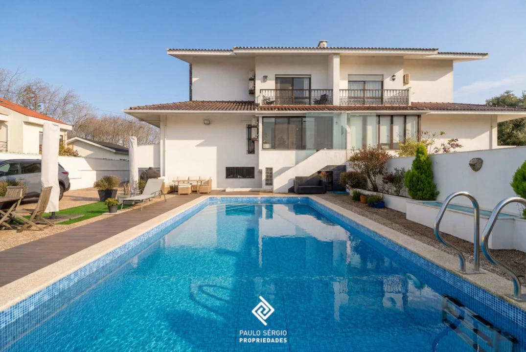 Moradia T4 para Venda em São Felix da Marinha Foto 1