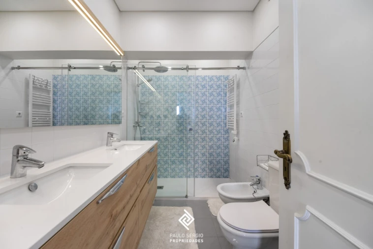 Moradia T4 para Venda em São Felix da Marinha Foto 26